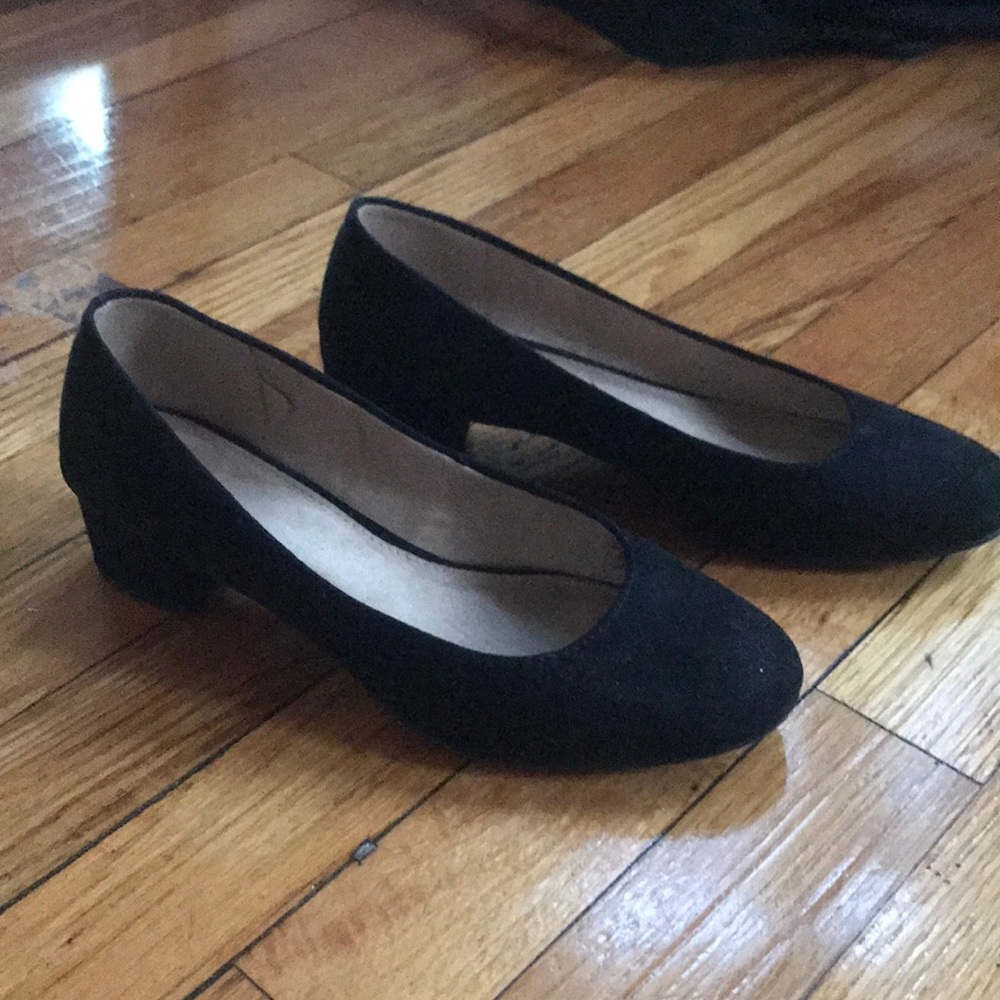 Black suede pumps (size 7)